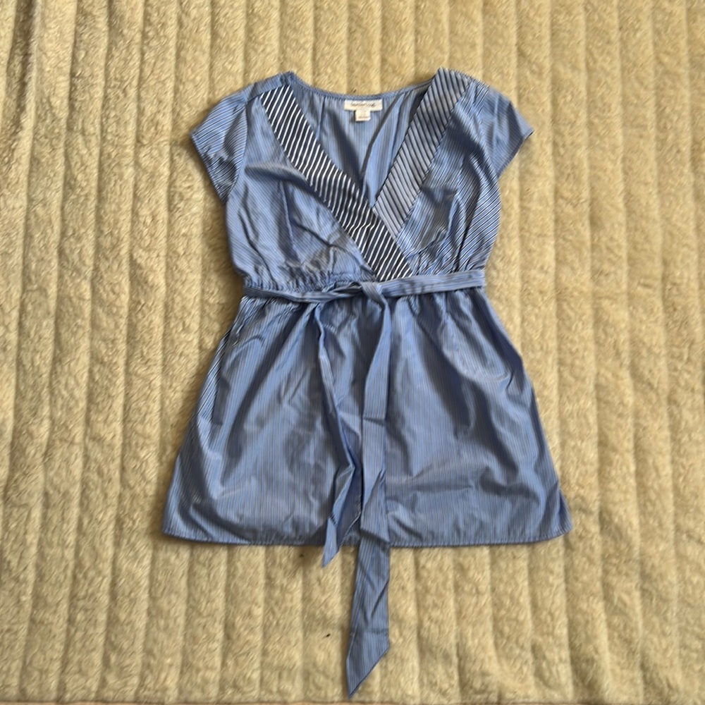 Maternity short sleeve blouse medium